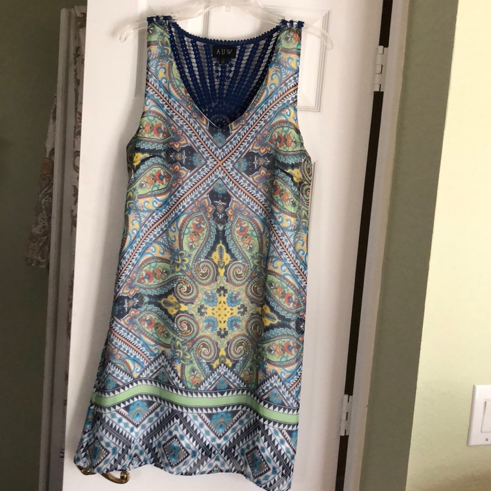 A U W dress
